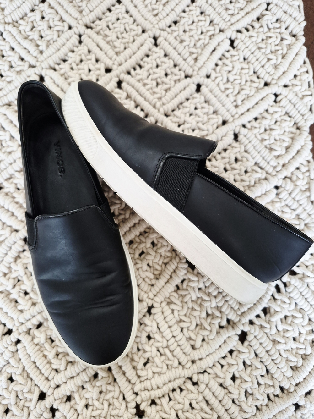 Vince. Black Leather Slip On Casual Shoes 37 7